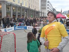Mini-innebandy p� torgalm